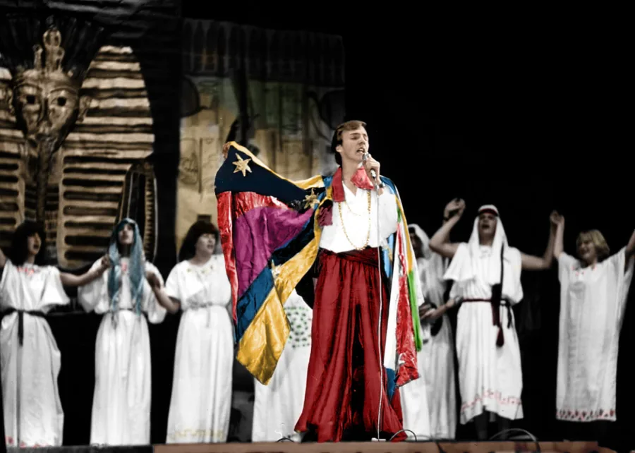 Joseph and the Amazing Technicolor Dreamcoat
