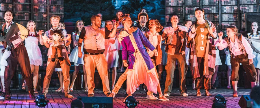 Joseph and the Amazing Technicolor Dreamcoat